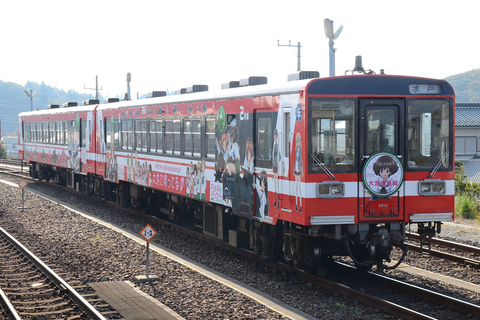 【鹿臨】ガールズ＆パンツァーラッピング列車 車両展示を大洗駅で撮影した写真
